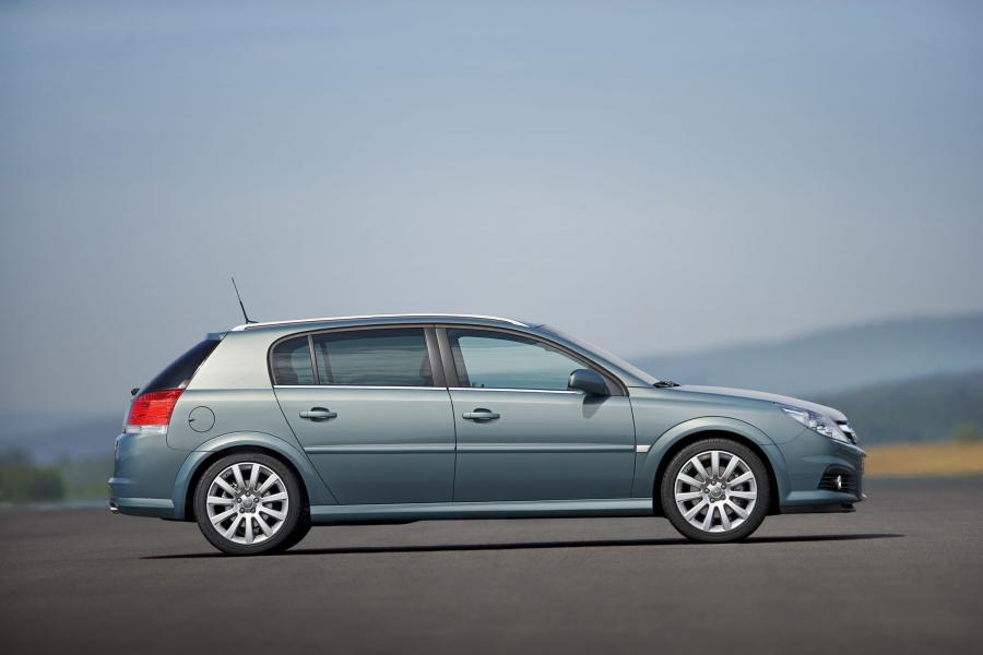  Opel Signum 2003 года  (фото 2 из 23)